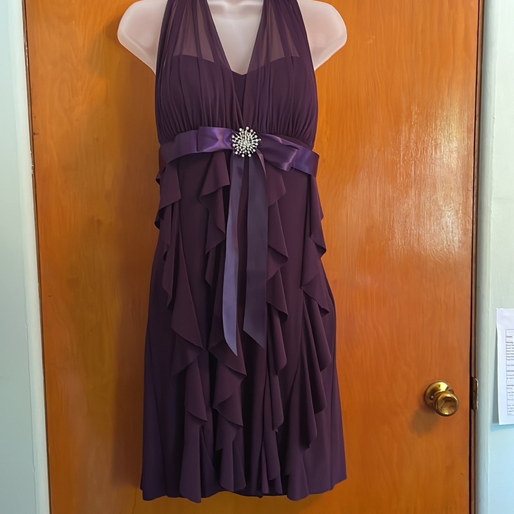 Ladies sz 6 Petite NWT Purple Halter Dress perfect for a night out.